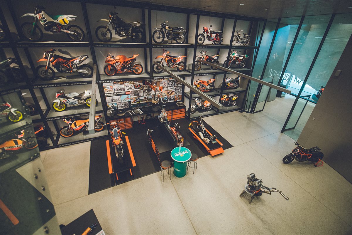 ORF Lange Nacht der Museen in der KTM Motohall