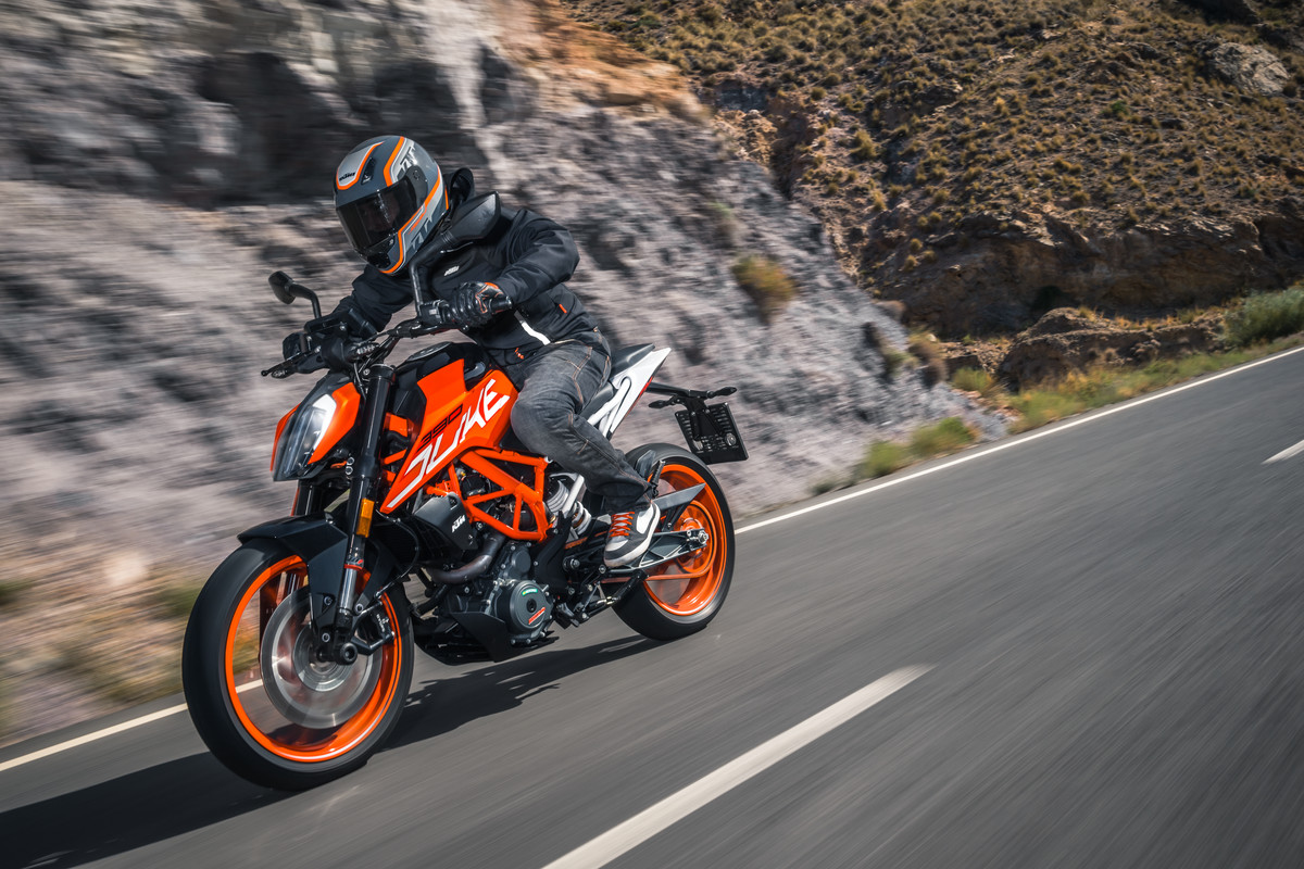 150673_KTM 390 DUKE MY 2017