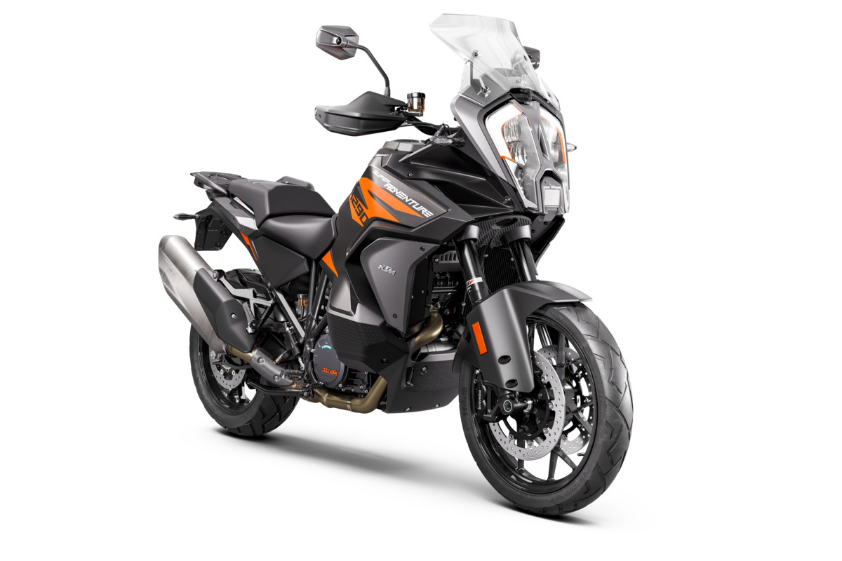 379351_MY22 KTM 1290 SUPER ADVENTURE S KC Front-Right