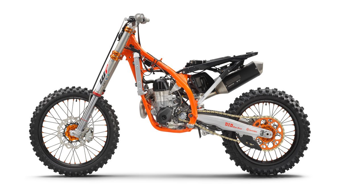 420382_450 SX-F Factory Edition 90 de le stripped_MY22