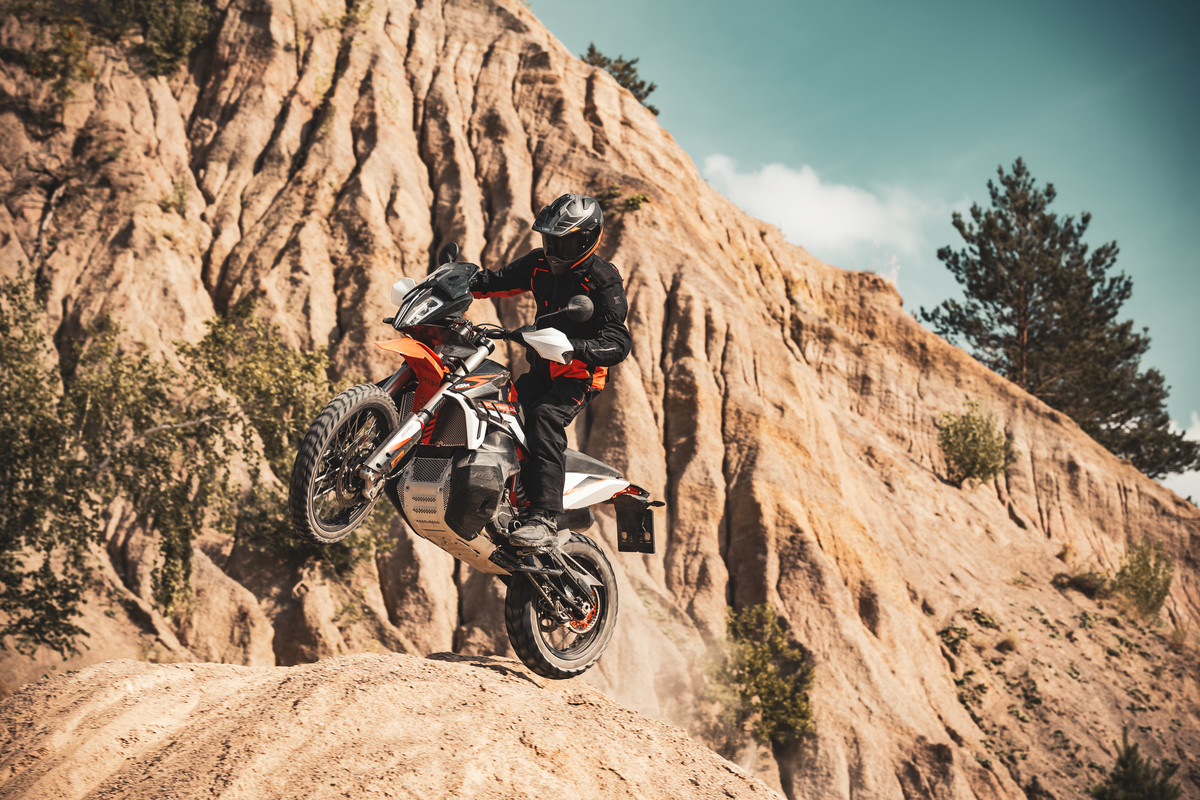 357412_MY21 KTM 890 ADVENTURE R_ Action