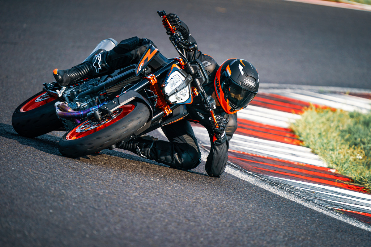 Launch KTM 890 DUKE R