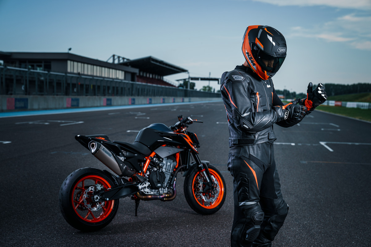 Launch KTM 890 DUKE R