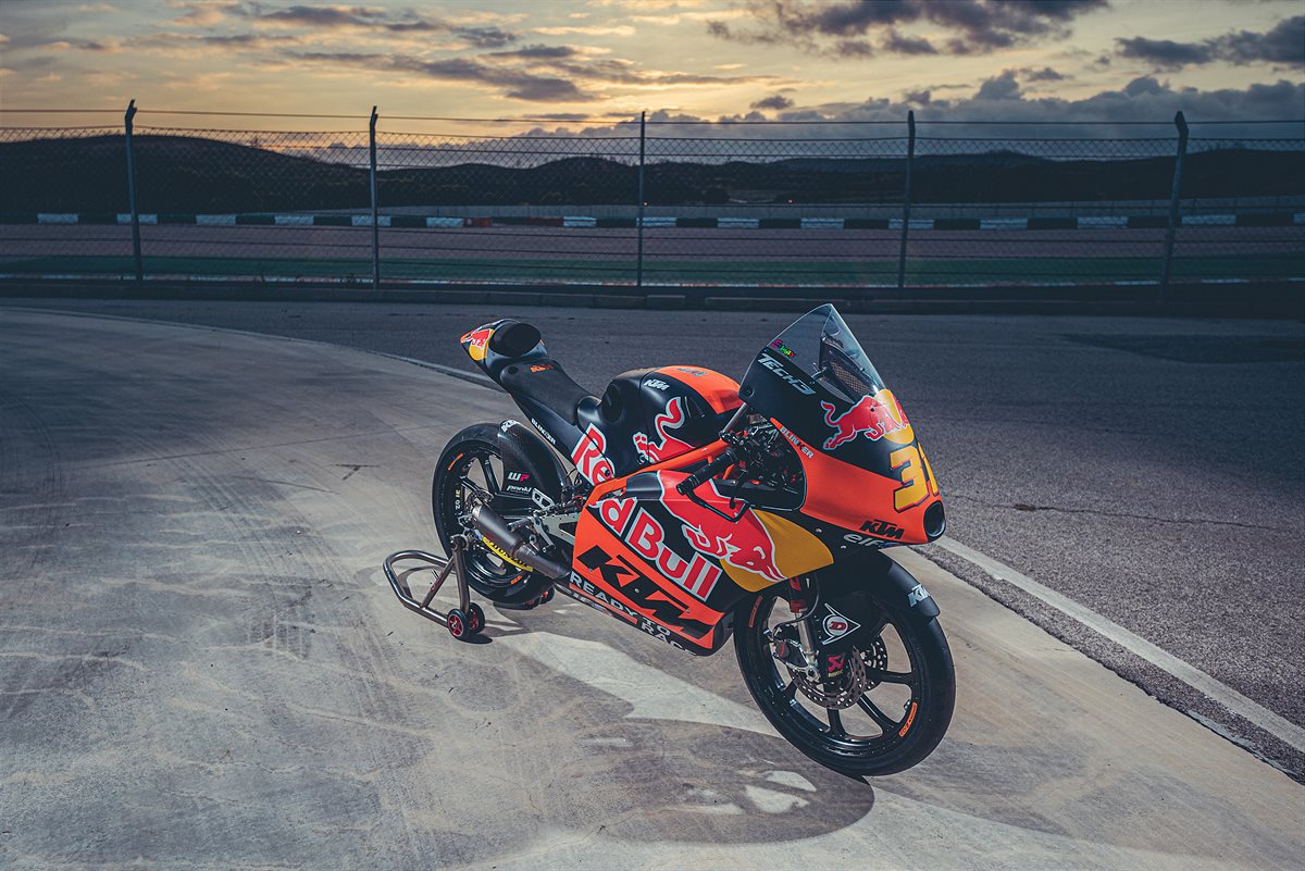 Adrian Fernandez Moto3 2022