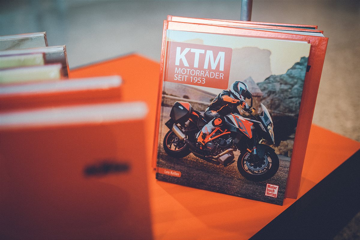 KTM Motohall Shop