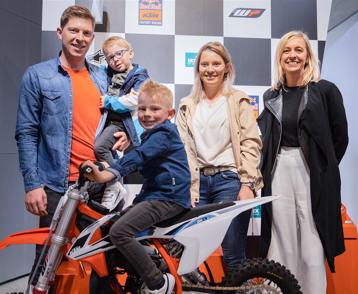 KTM Motohall Gewinnspielübergabe