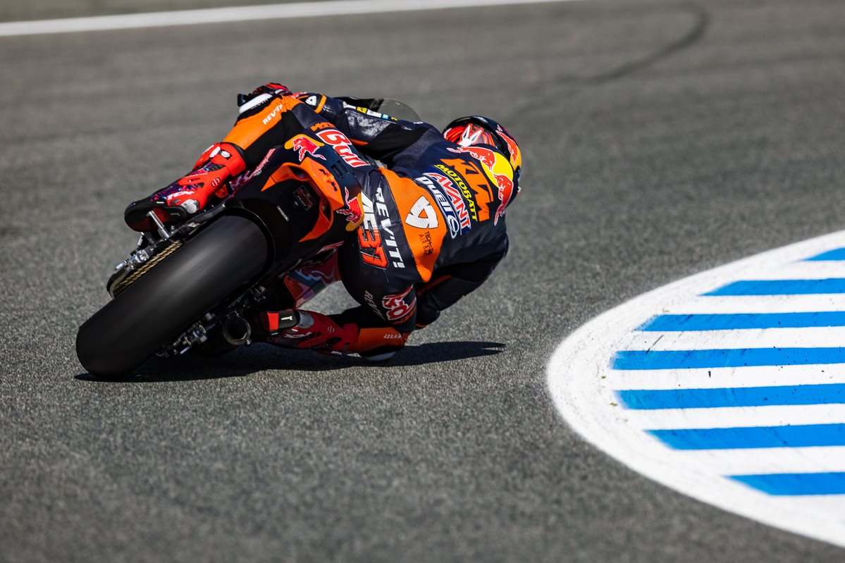 Augusto Fernandez Moto2 2022 Spain race