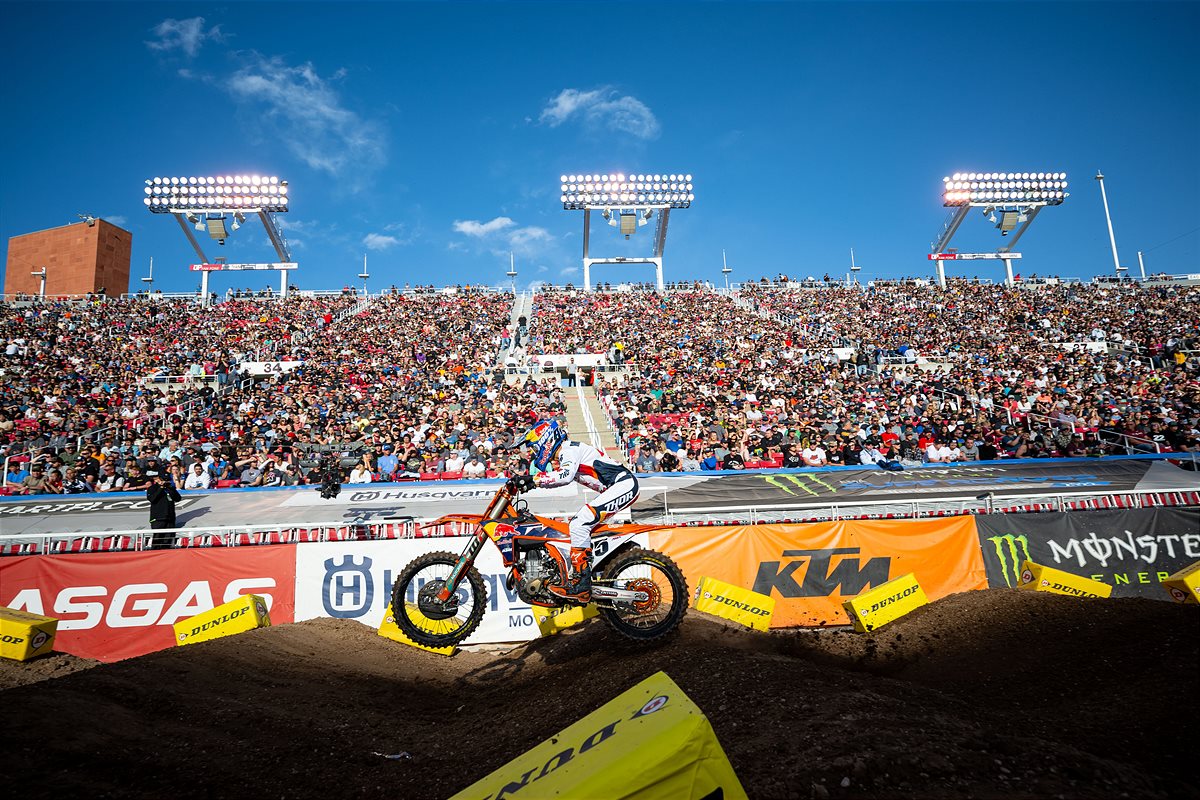 Red Bull KTM Factory Racing - Round 17 SX