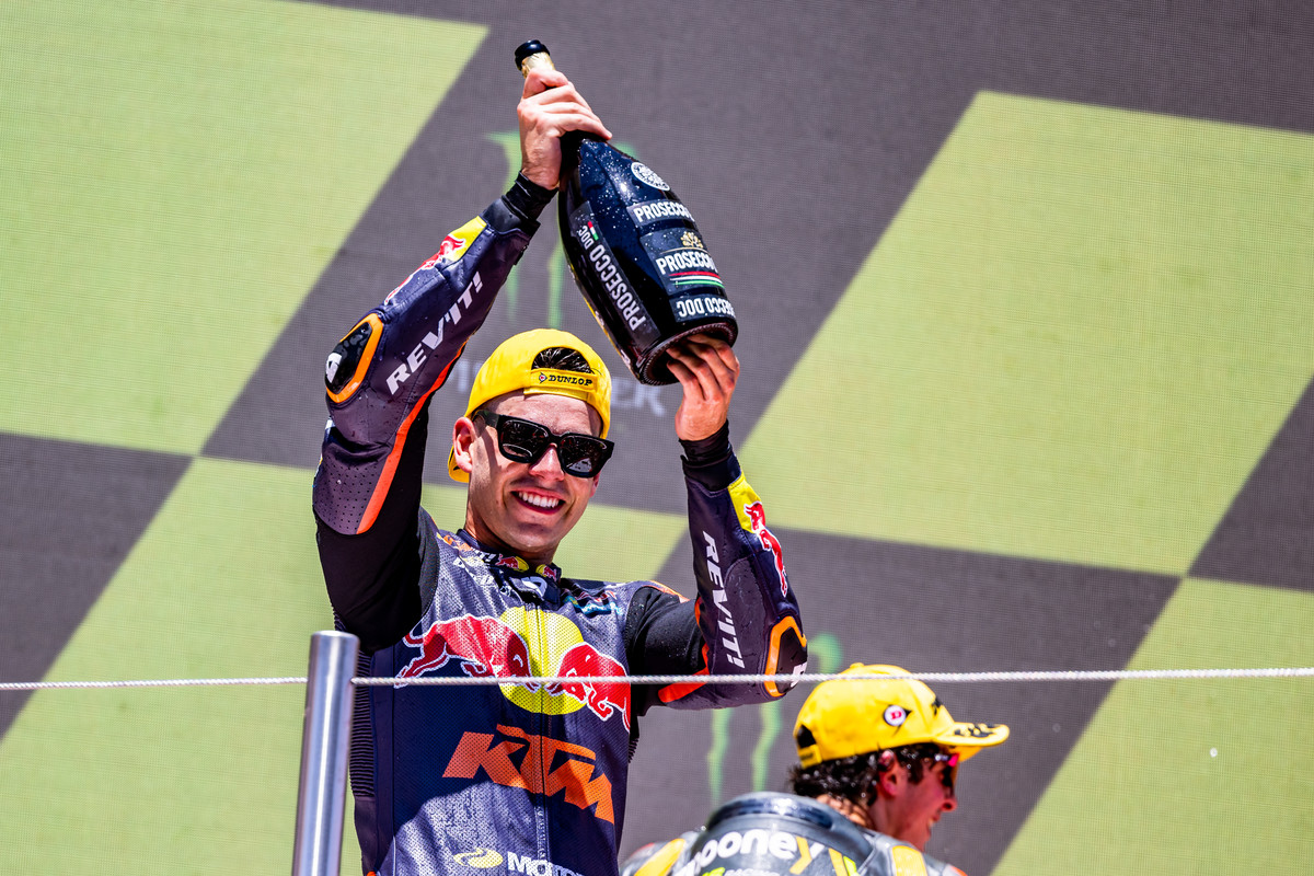 Augusto Fernandez Moto2 2022 Catalunya race
