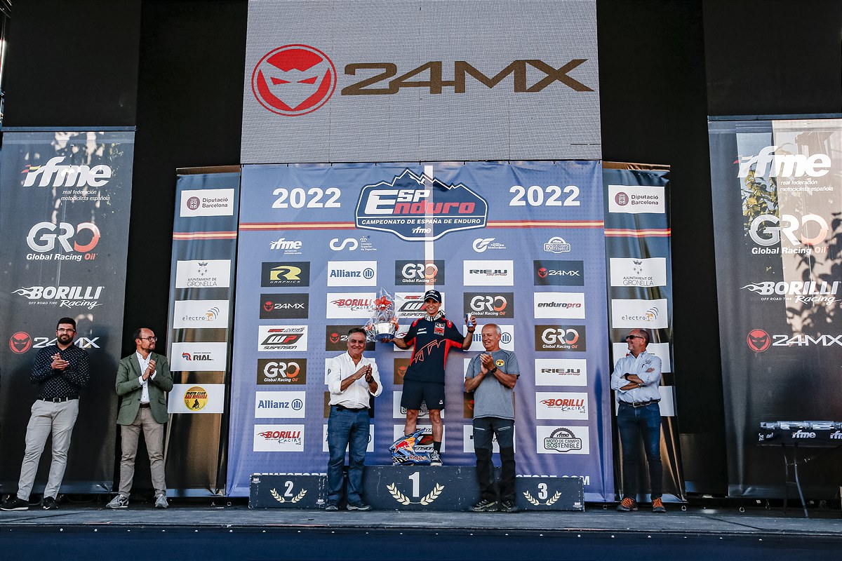 podium_scratch_221002_CEE_Gironella_1957
