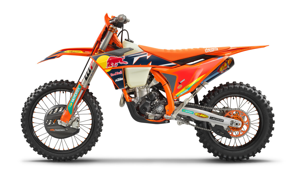 472596_350 XC-F FACTORY EDITION MY23 90-Left_MY23