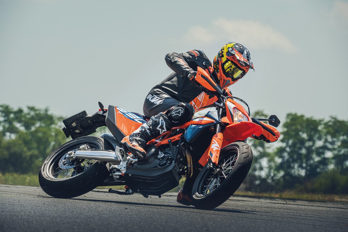 2023 KTM 690 SMC R