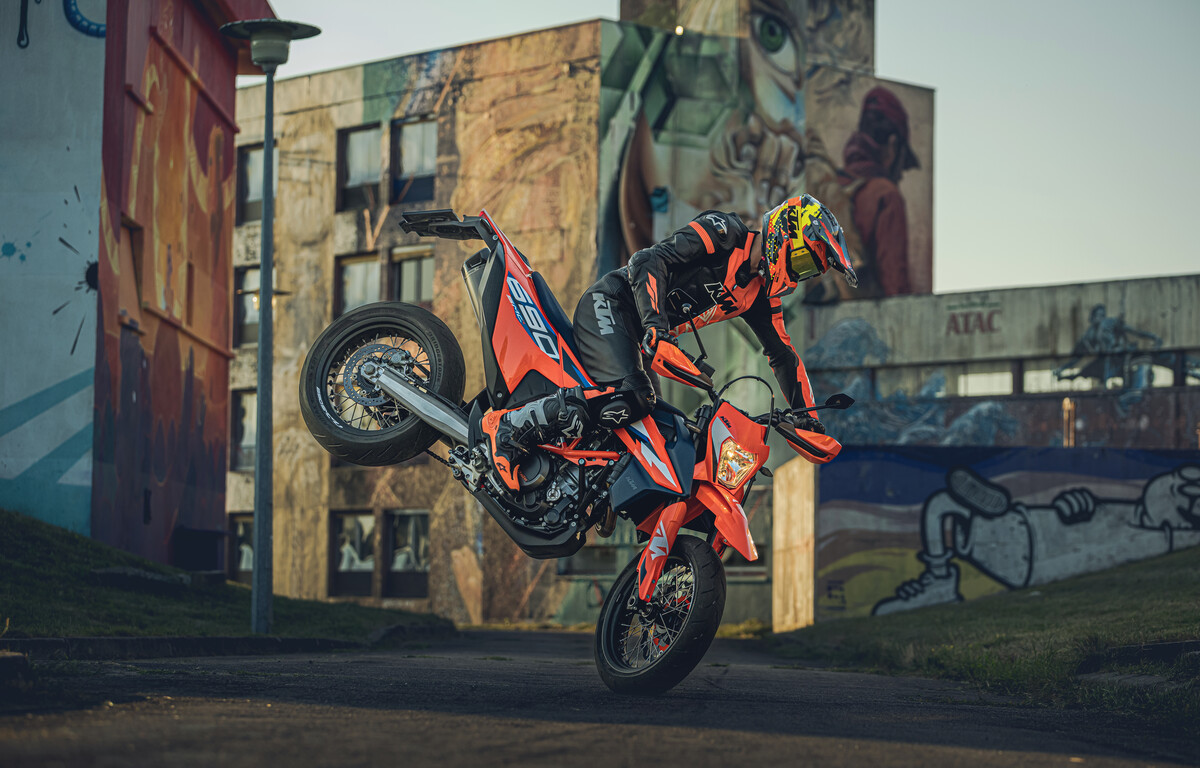 2023 KTM 690 SMC R