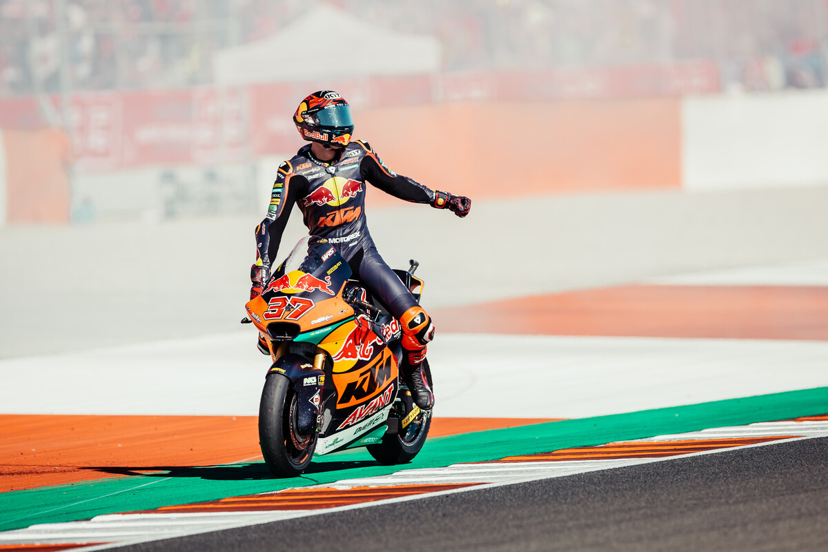 Augusto Fernandez Moto2 2022 Valencia - World Champion!