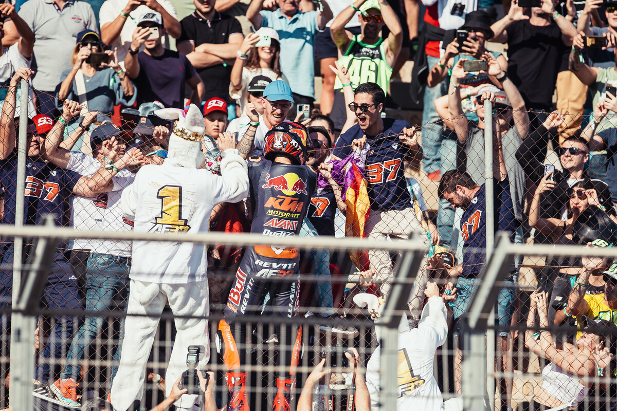 Augusto Fernandez Moto2 2022 Valencia - World Champion!