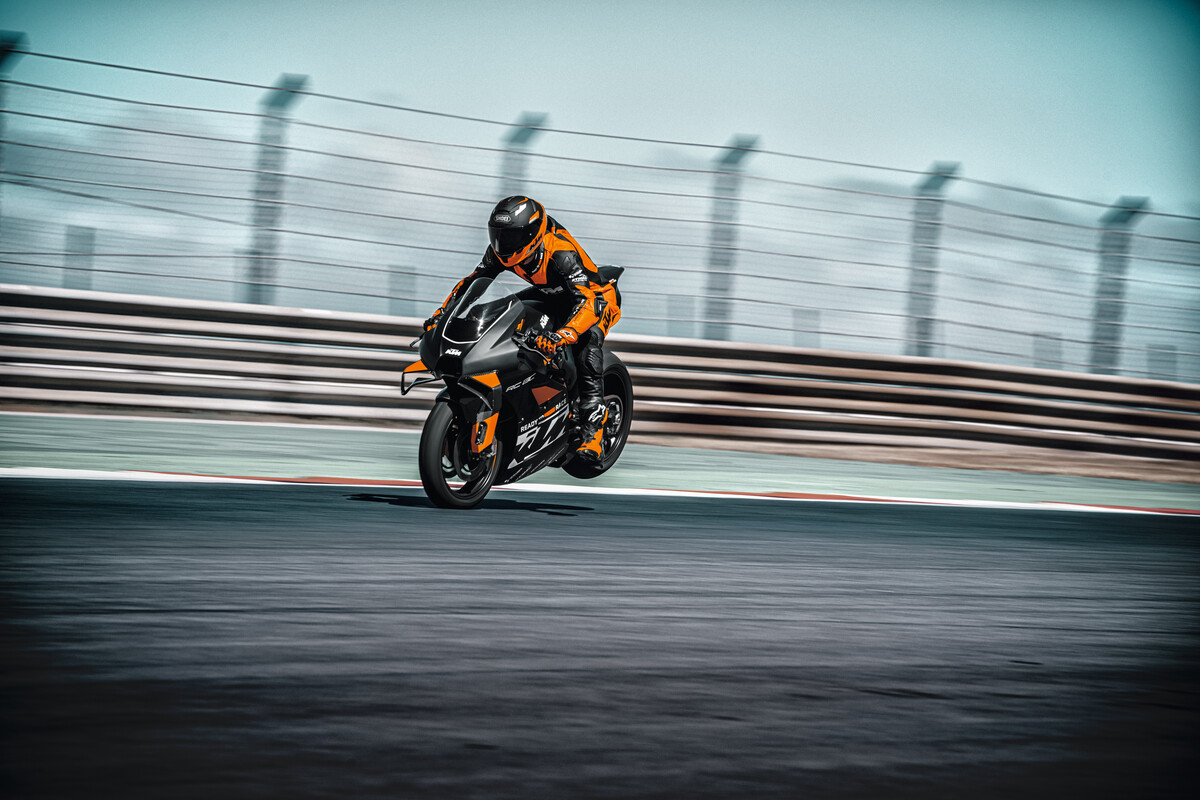 2023 KTM RC 8C 