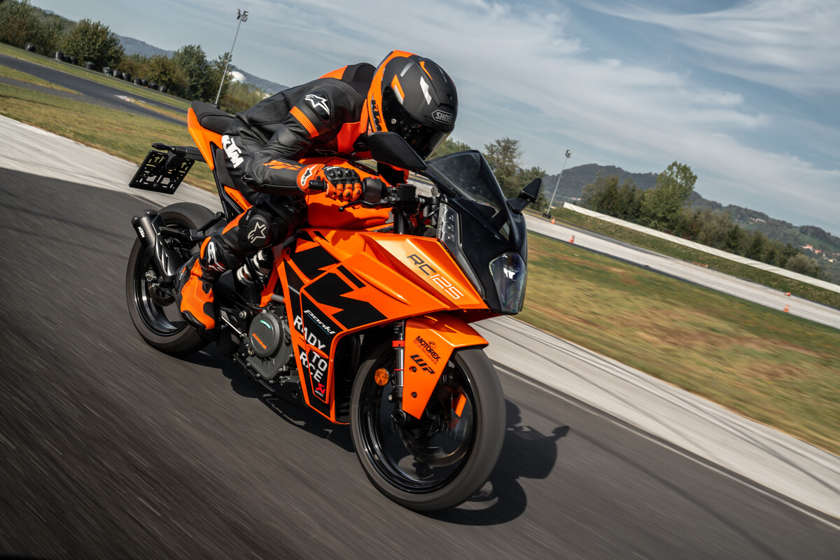 2023 KTM RC390 
