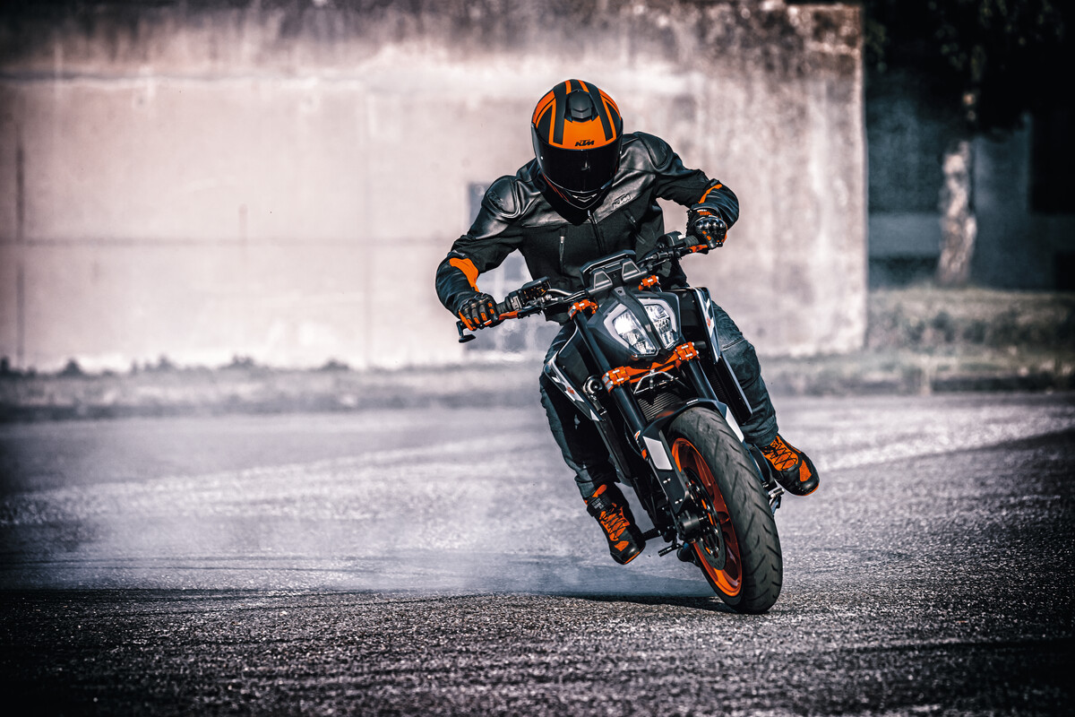 2023 KTM 890 DUKE GP