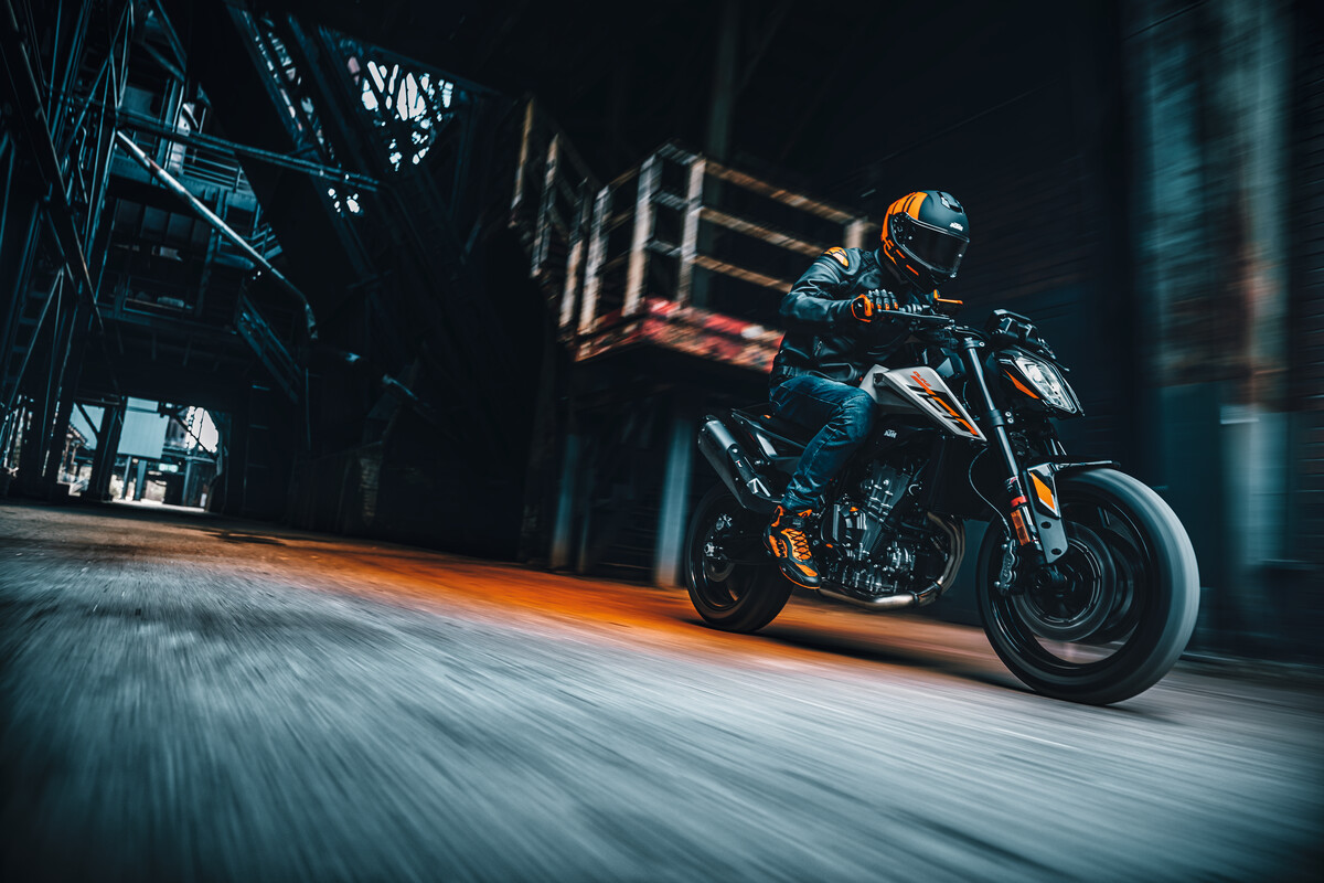 MY23 KTM 790 DUKE