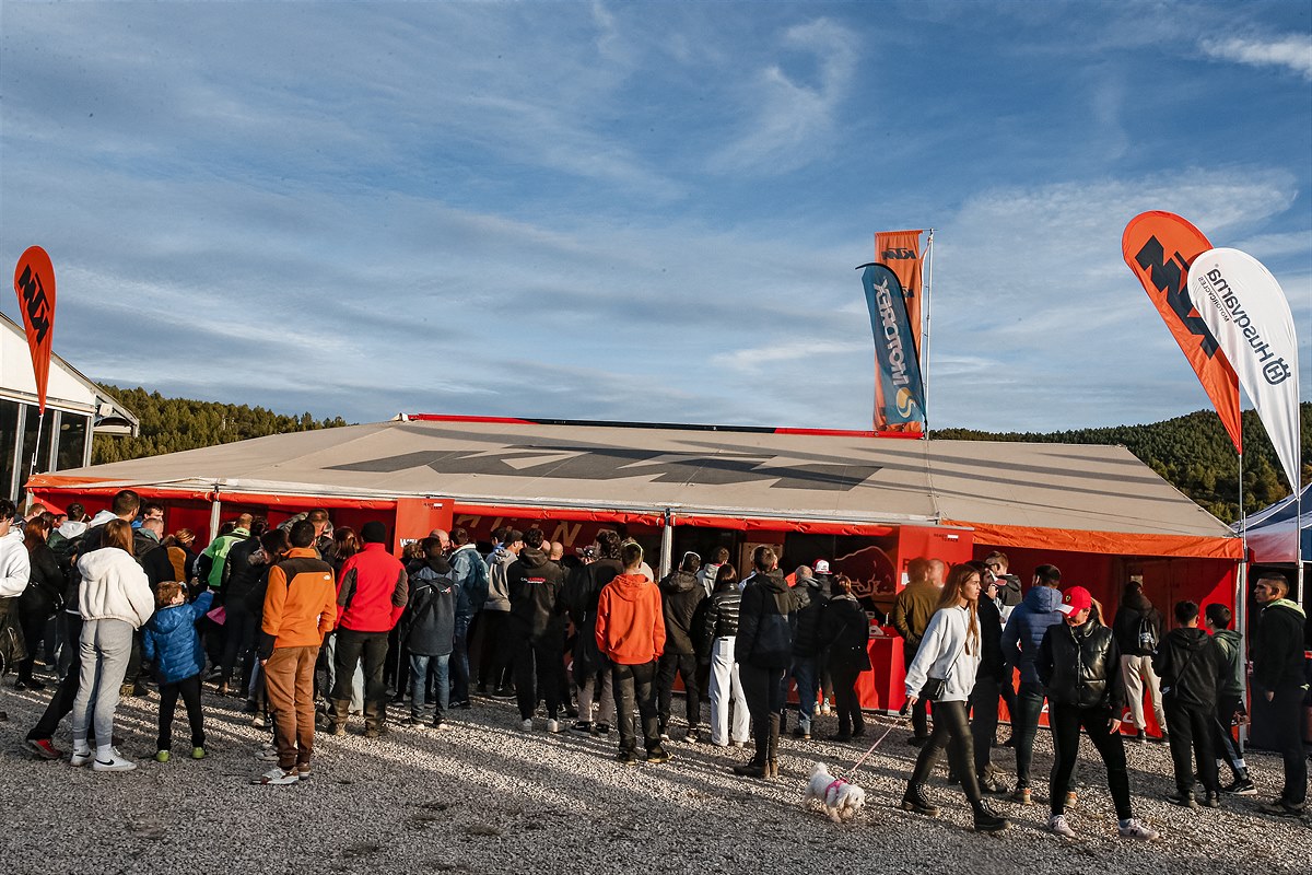 ktm_221126_Enduroc_1302