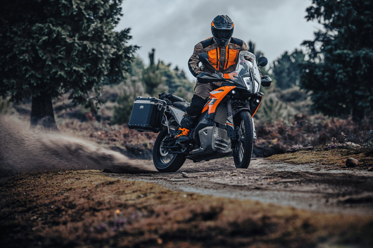 MY23 KTM 890 ADVENTURE