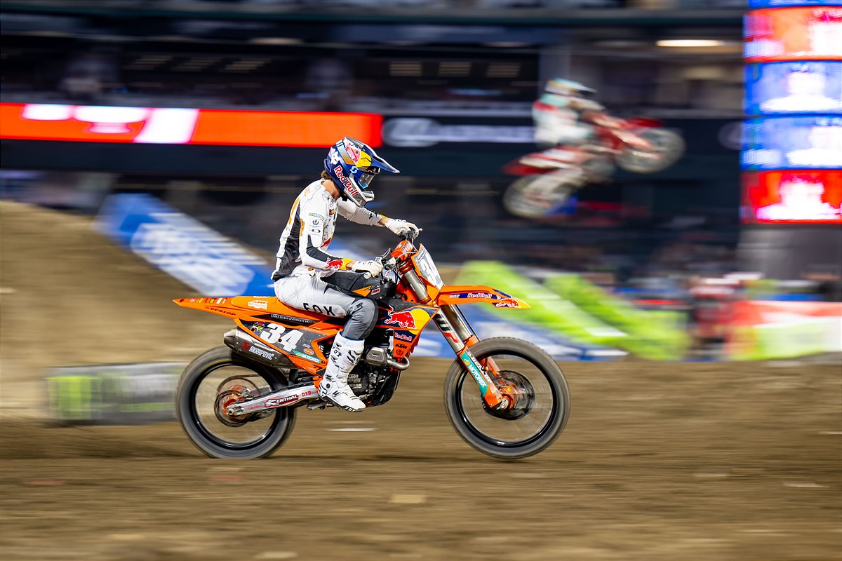 MAXIMUS VOHLAND 02 - RED BULL KTM