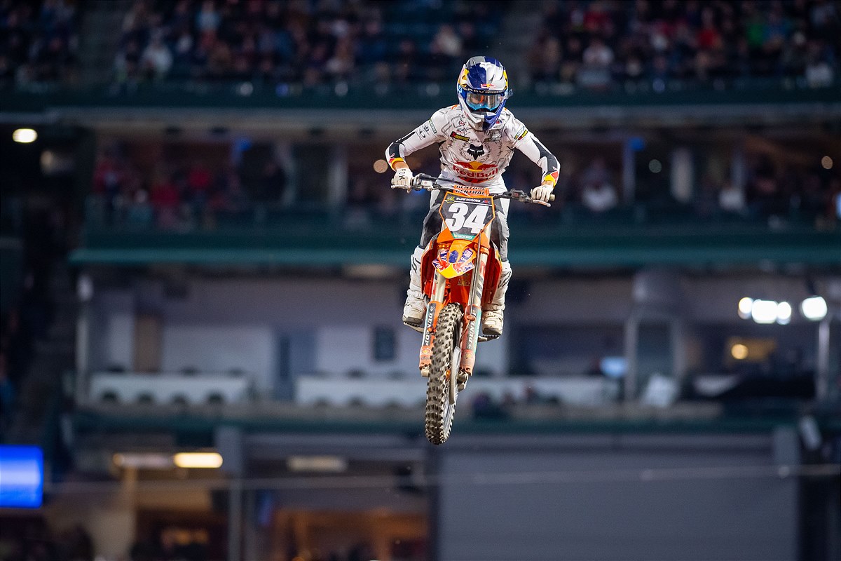 MAXIMUS VOHLAND - RED BULL KTM