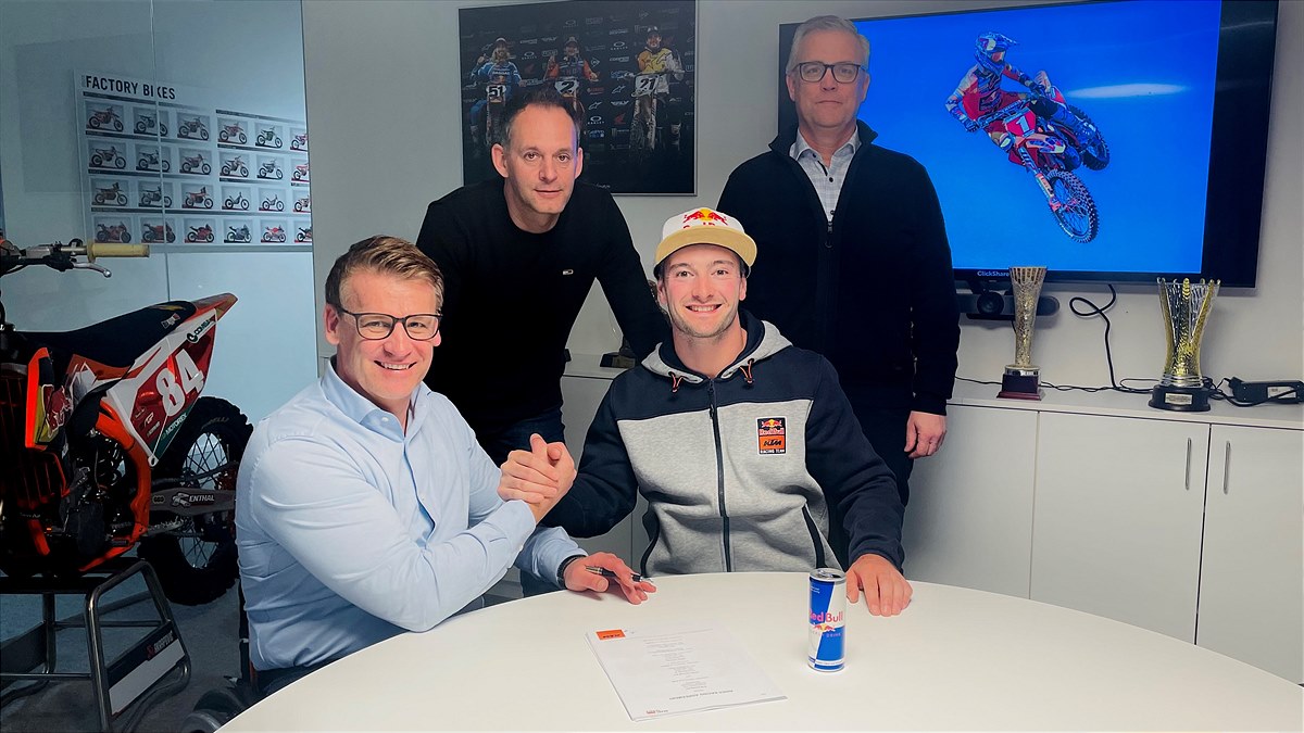 Pit Beirer, Robert Jonas, Jeffrey Herlings and Kay Hennekens (advisor)