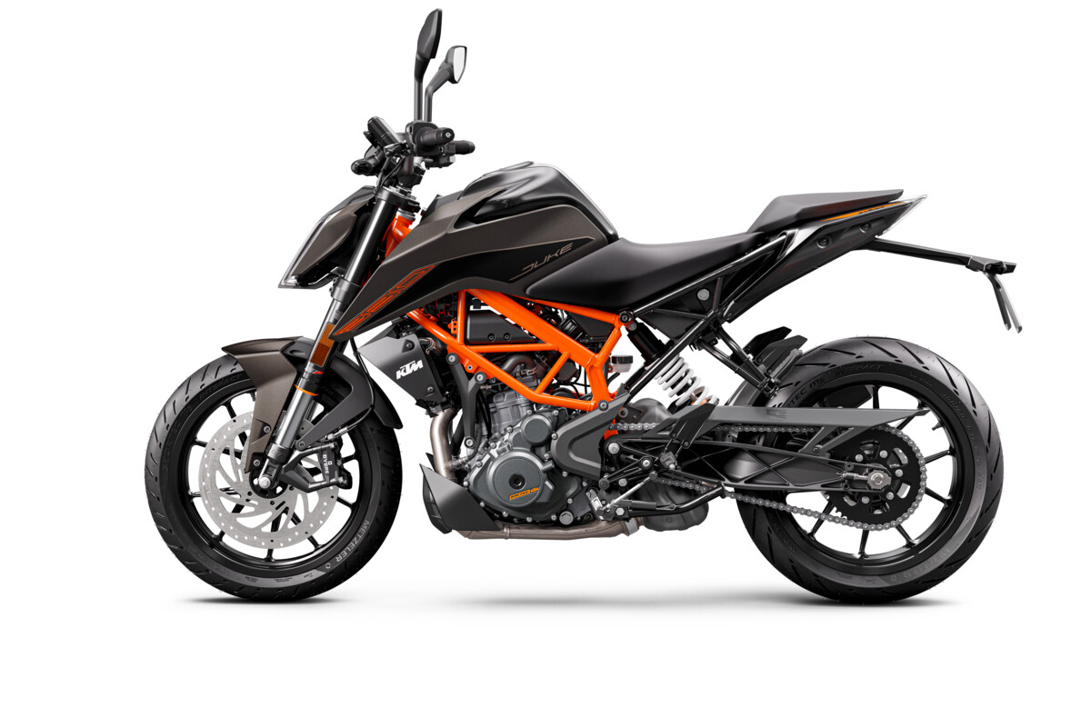 463833_MY23 KTM 390 DUKE_ 90 Degrees left