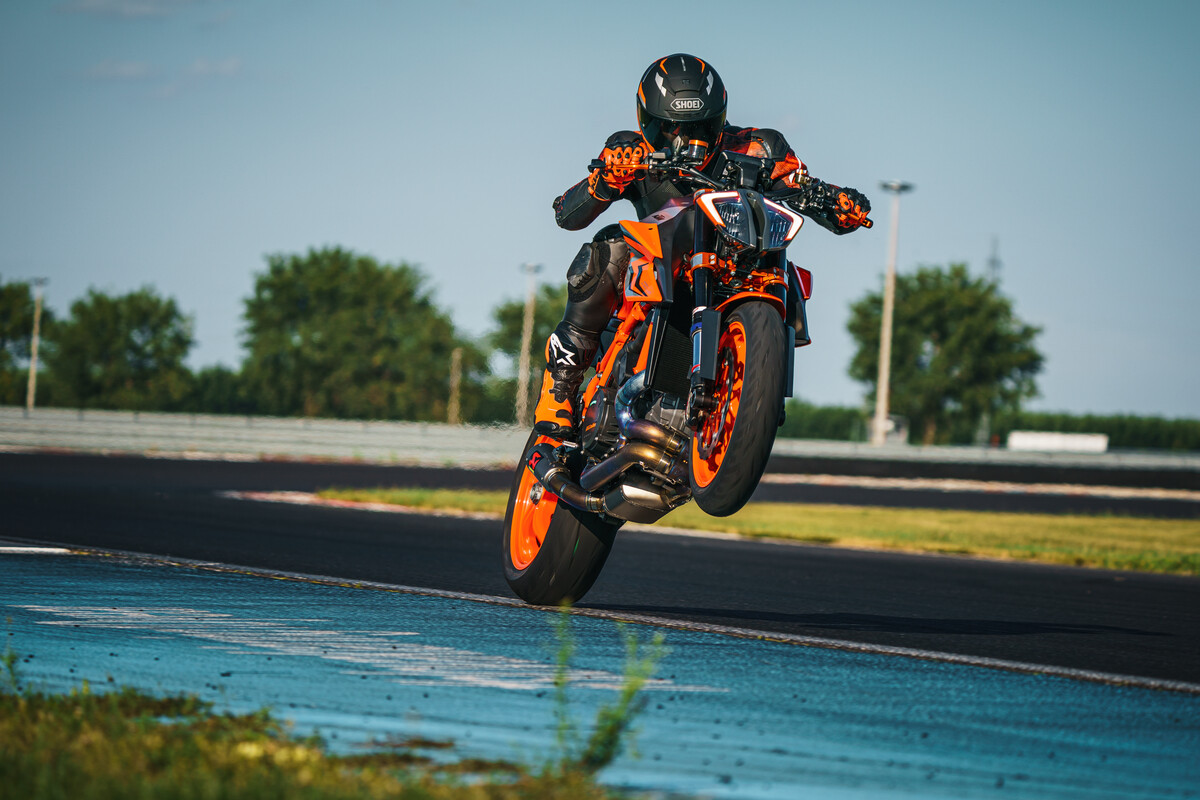 411687_MY22 KTM 1290 SUPER DUKE R - Cat B_EU_ Global