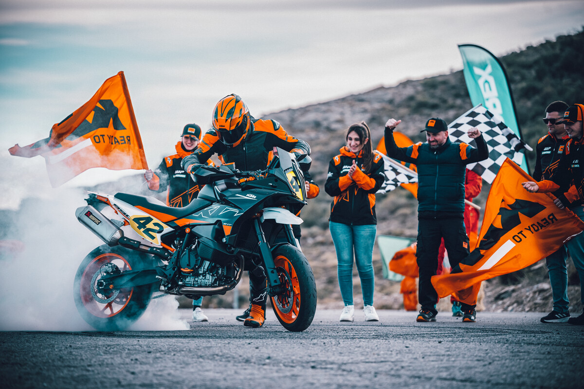 2023 KTM 890 SMT 