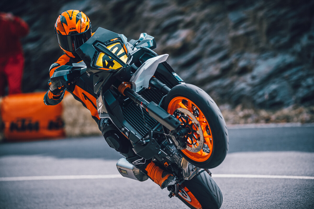 2023 KTM 890 SMT 