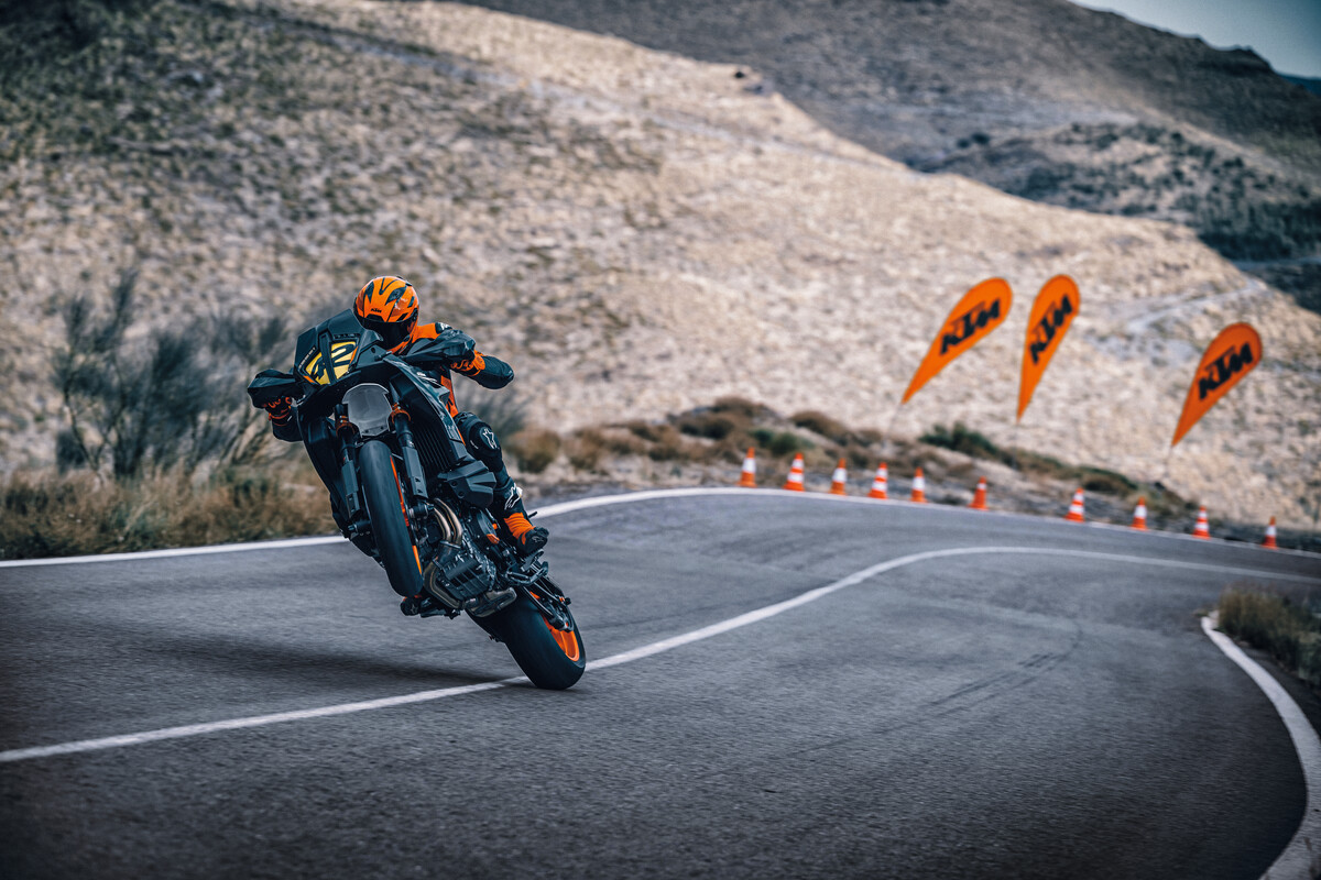 2023 KTM 890 SMT 