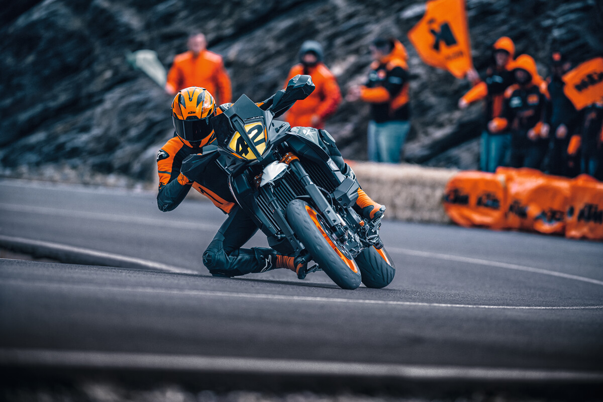 2023 KTM 890 SMT 