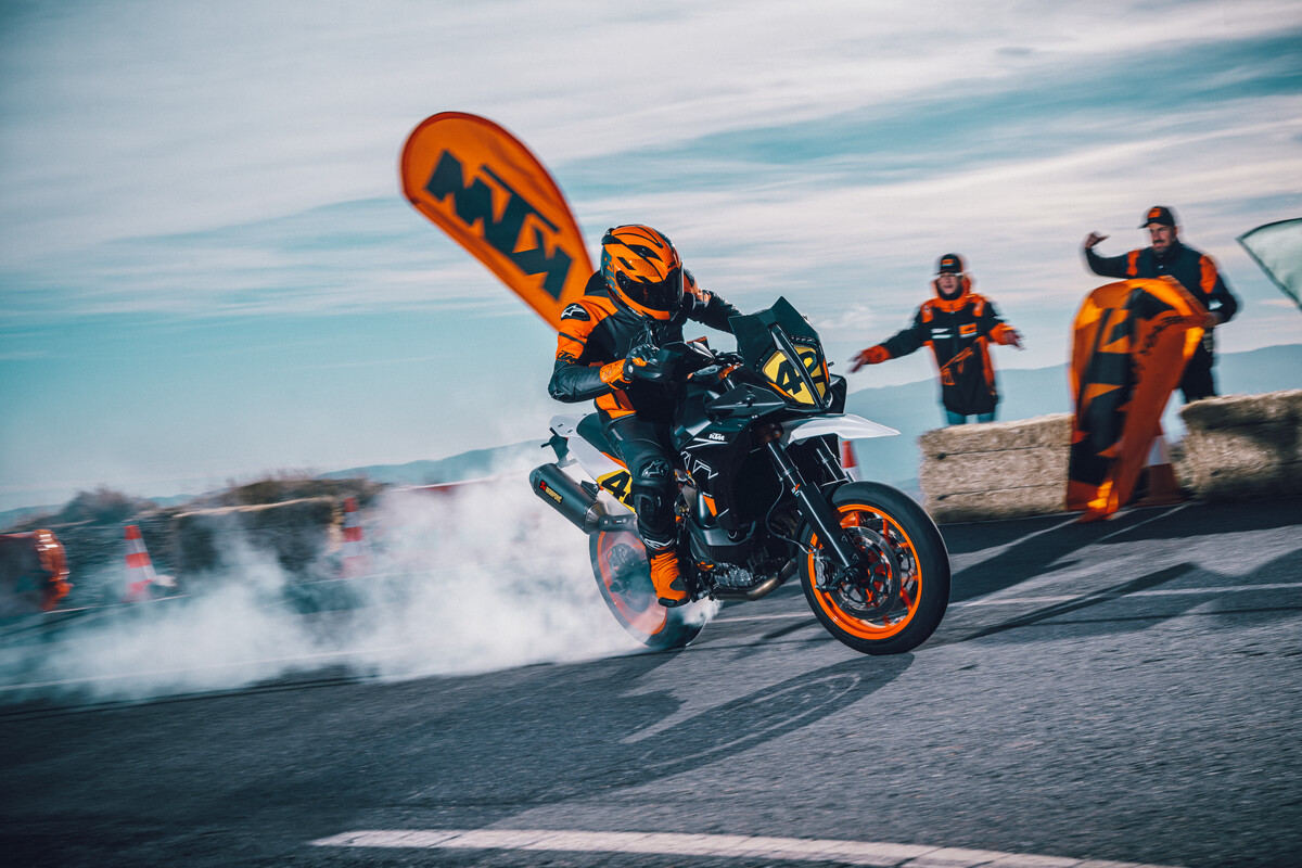 2023 KTM 890 SMT 