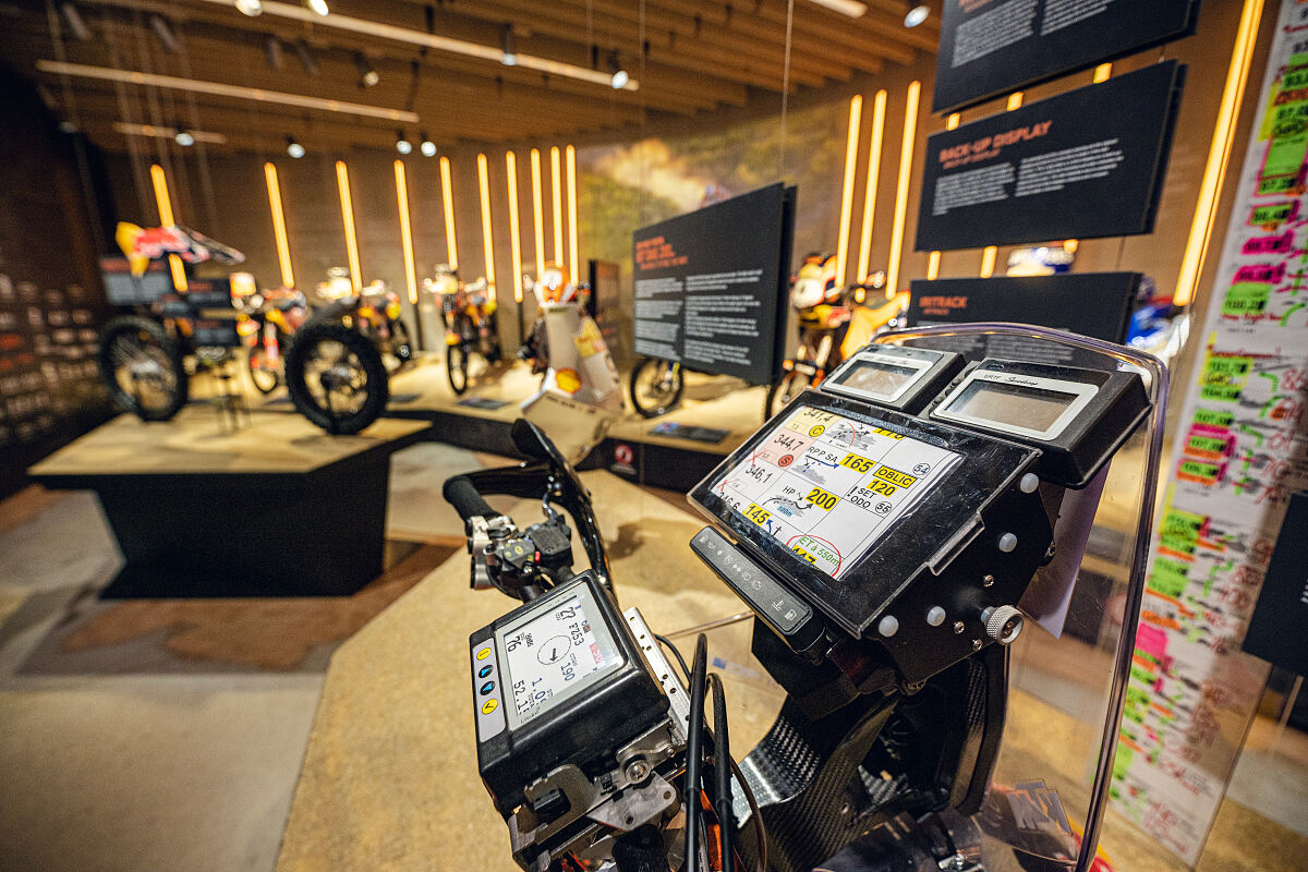 LEGENDS OF THE DAKAR