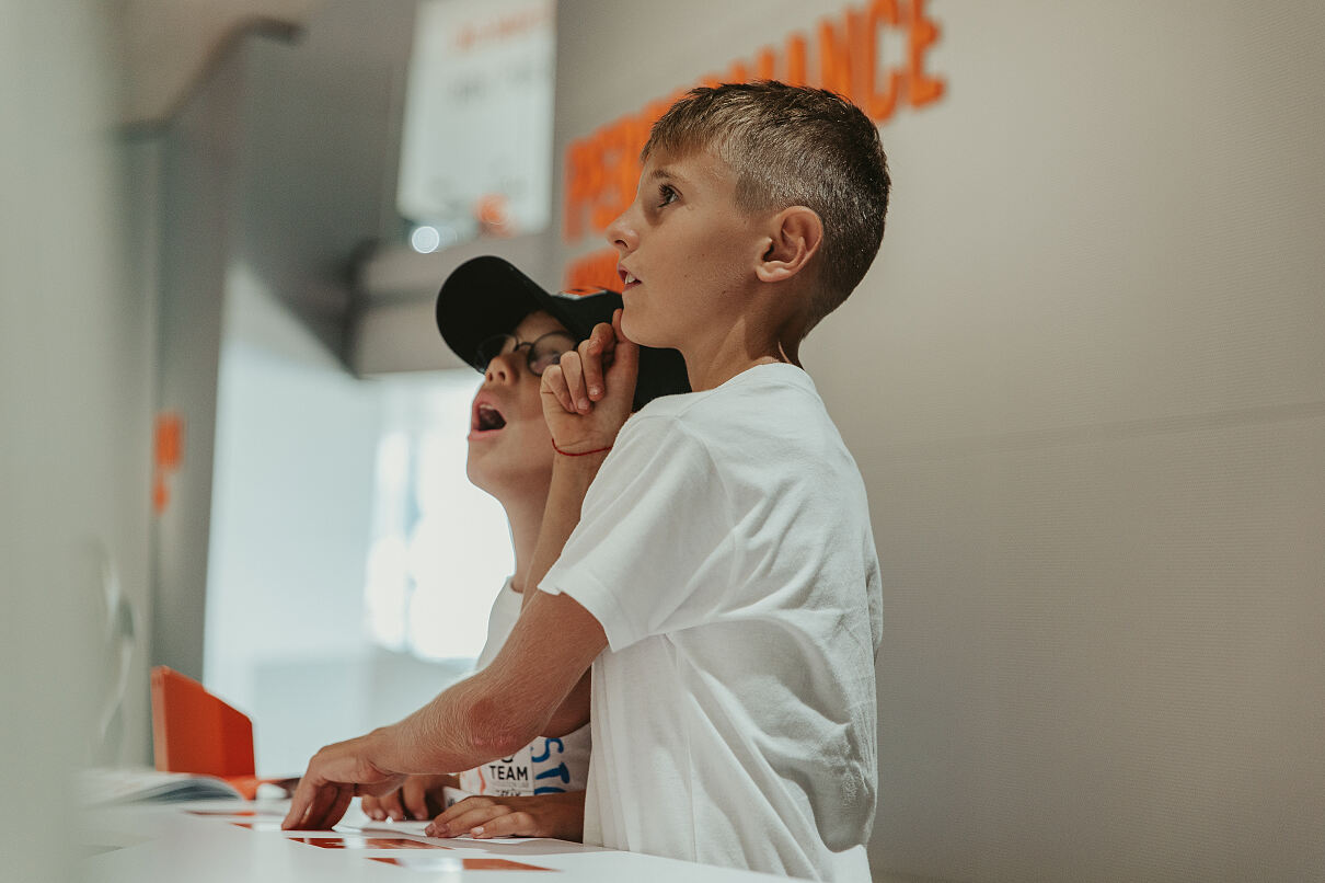 Atemberaubende Ferientage in der KTM Motohall