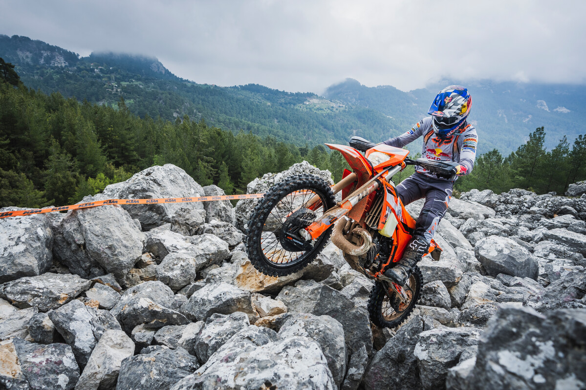2024 KTM 300 XC-W HARDENDURO 03