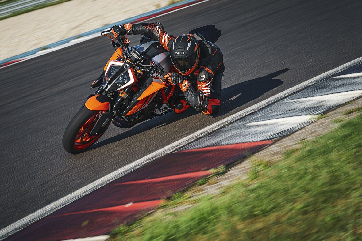 411663_MY22 KTM 1290 SUPER DUKE R - Cat B_EU_ Global