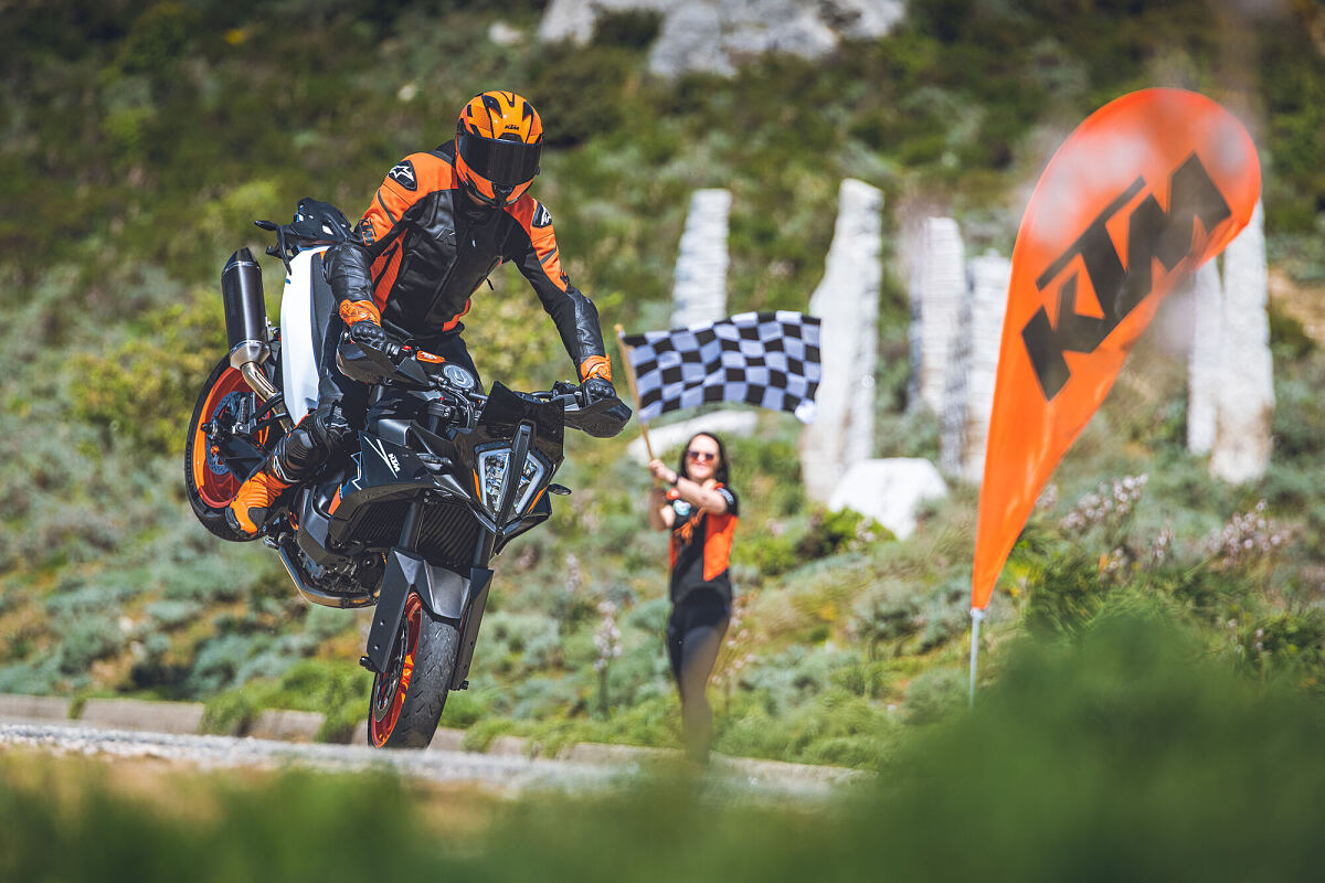 514399_KTM 890 SMT - ACTION IMAGES_KTM 890 SMT PRE - SHOOTING ACTION IMAGES