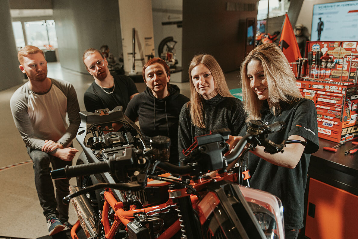 Tech Talk in der KTM Motohall