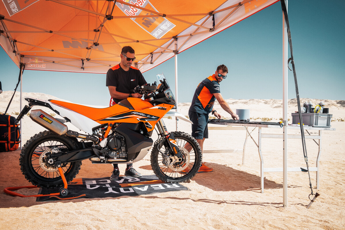 MY24 KTM 890 ADVENTURE R RALLY