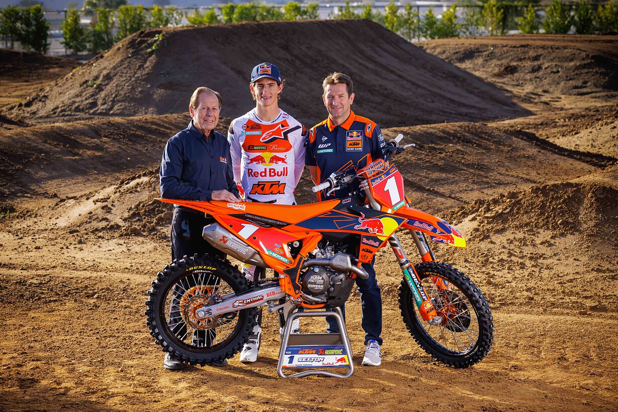 ROGER DE COSTER, CHASE SEXTON AND IAN HARRISON