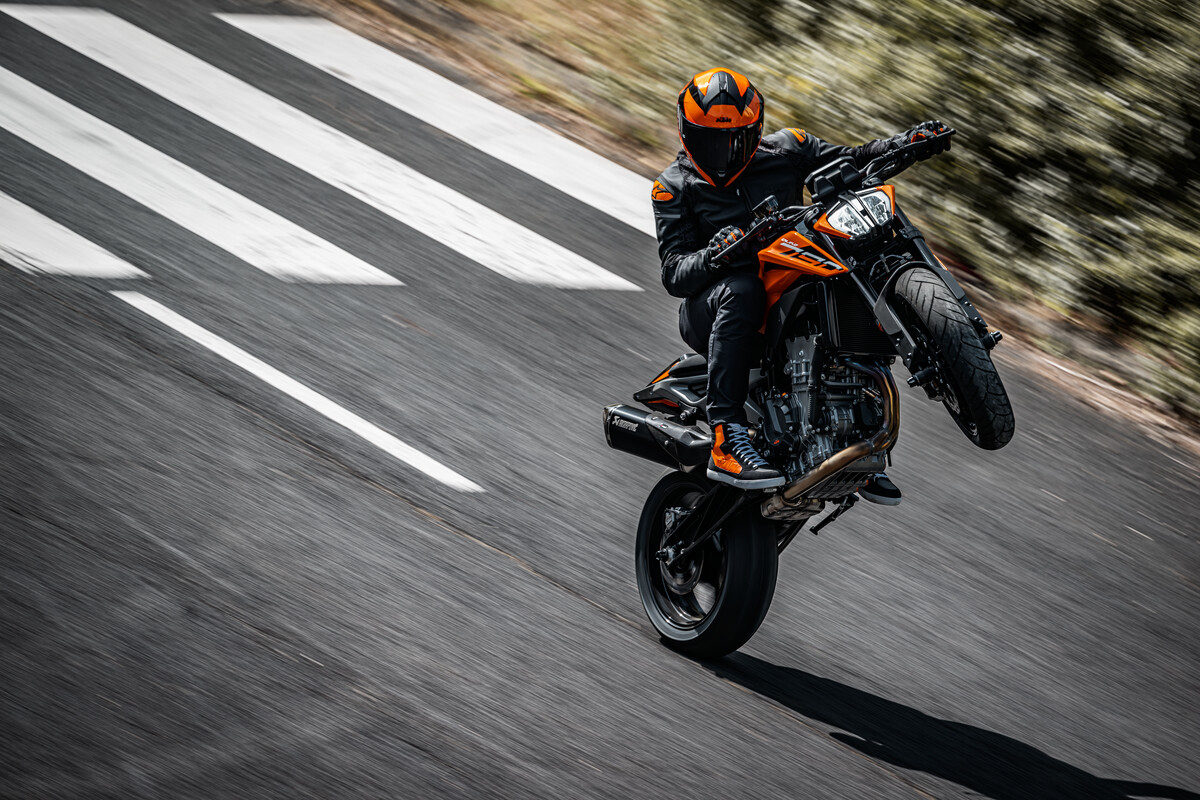 MY24 KTM 790 DUKE
