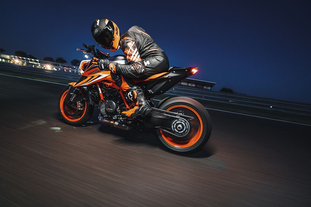 411684_MY22 KTM 1290 SUPER DUKE R - Cat B_EU_ Global