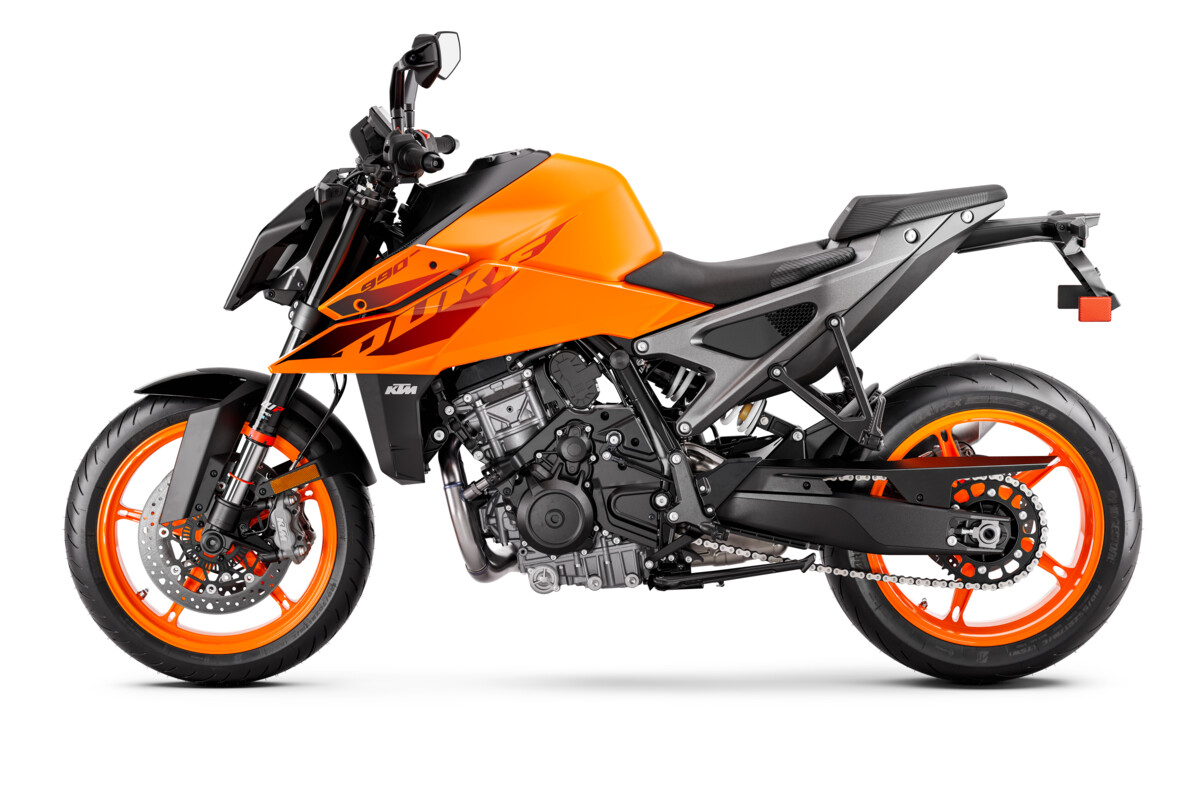 MY24 KTM 990 DUKE