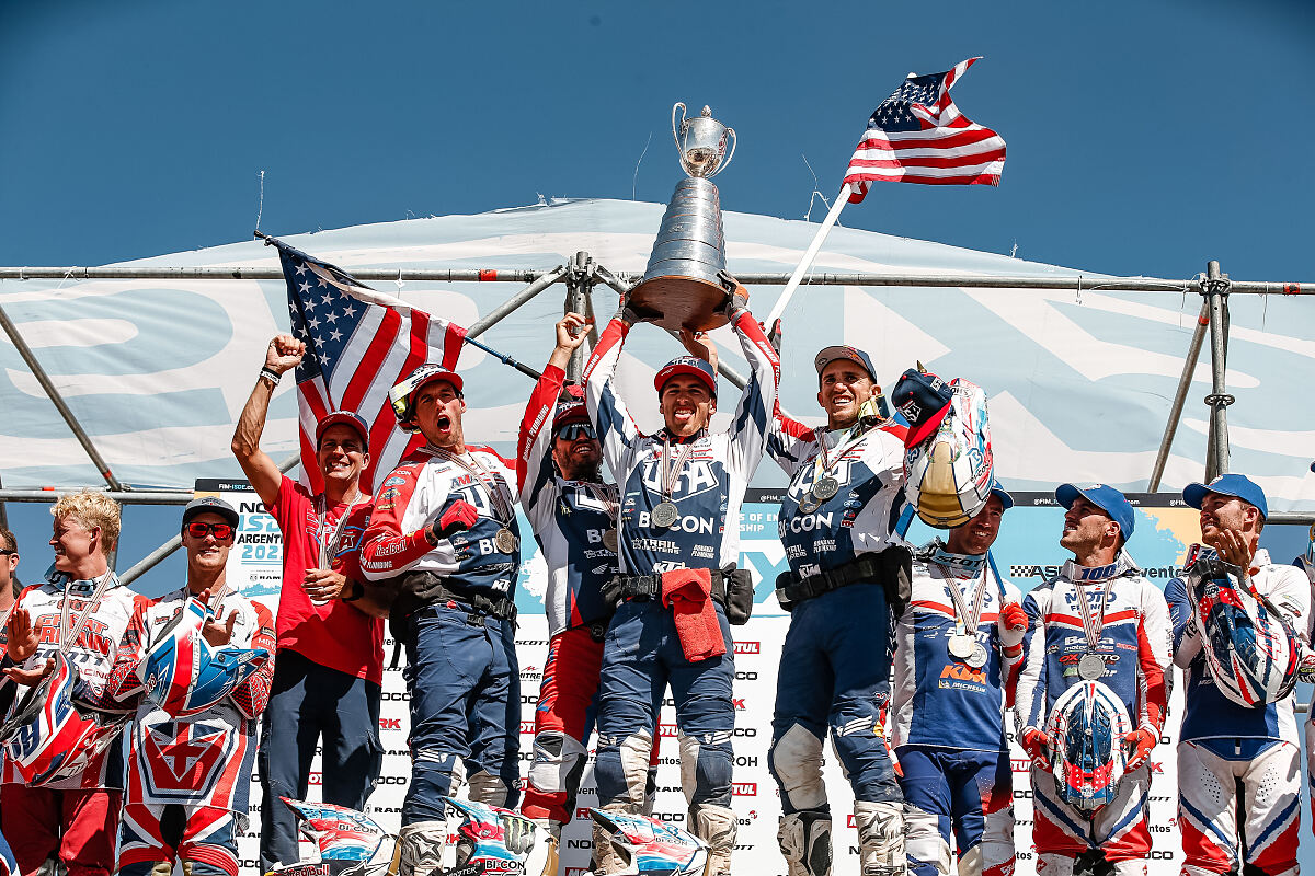 WORLD TROPHY TEAM PODIUM 02 - KTM ISDE 2023
