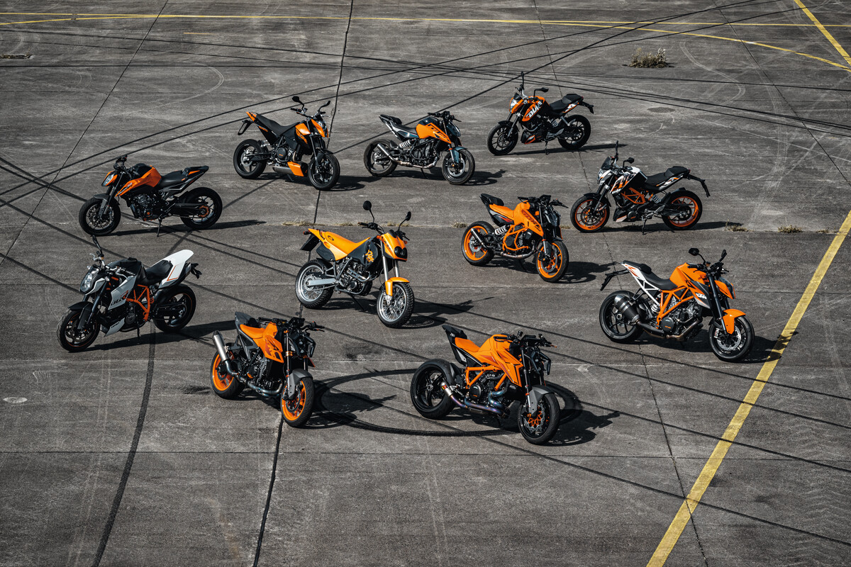 KTM 30 YEARS OF DUKE