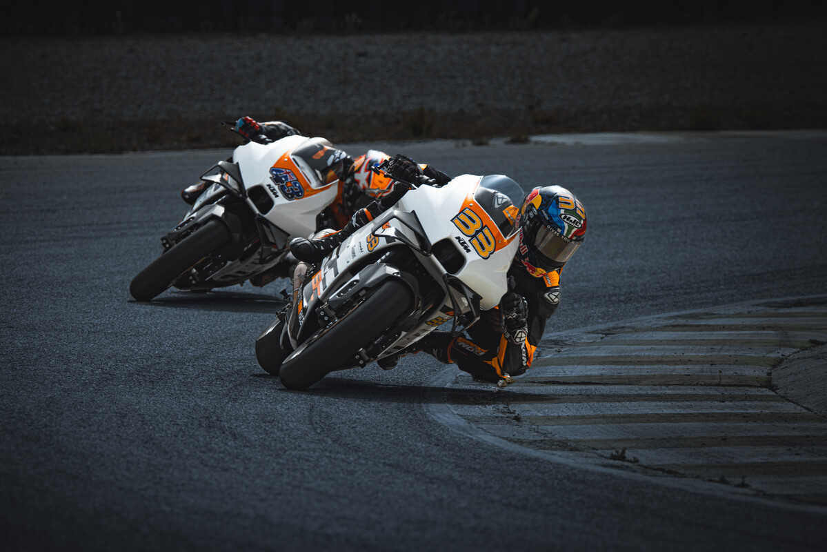 2024 KTM RC8C