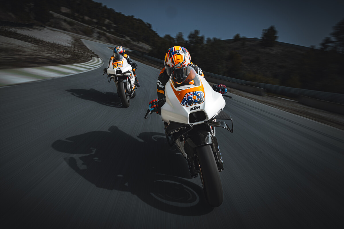 2024 KTM RC8C